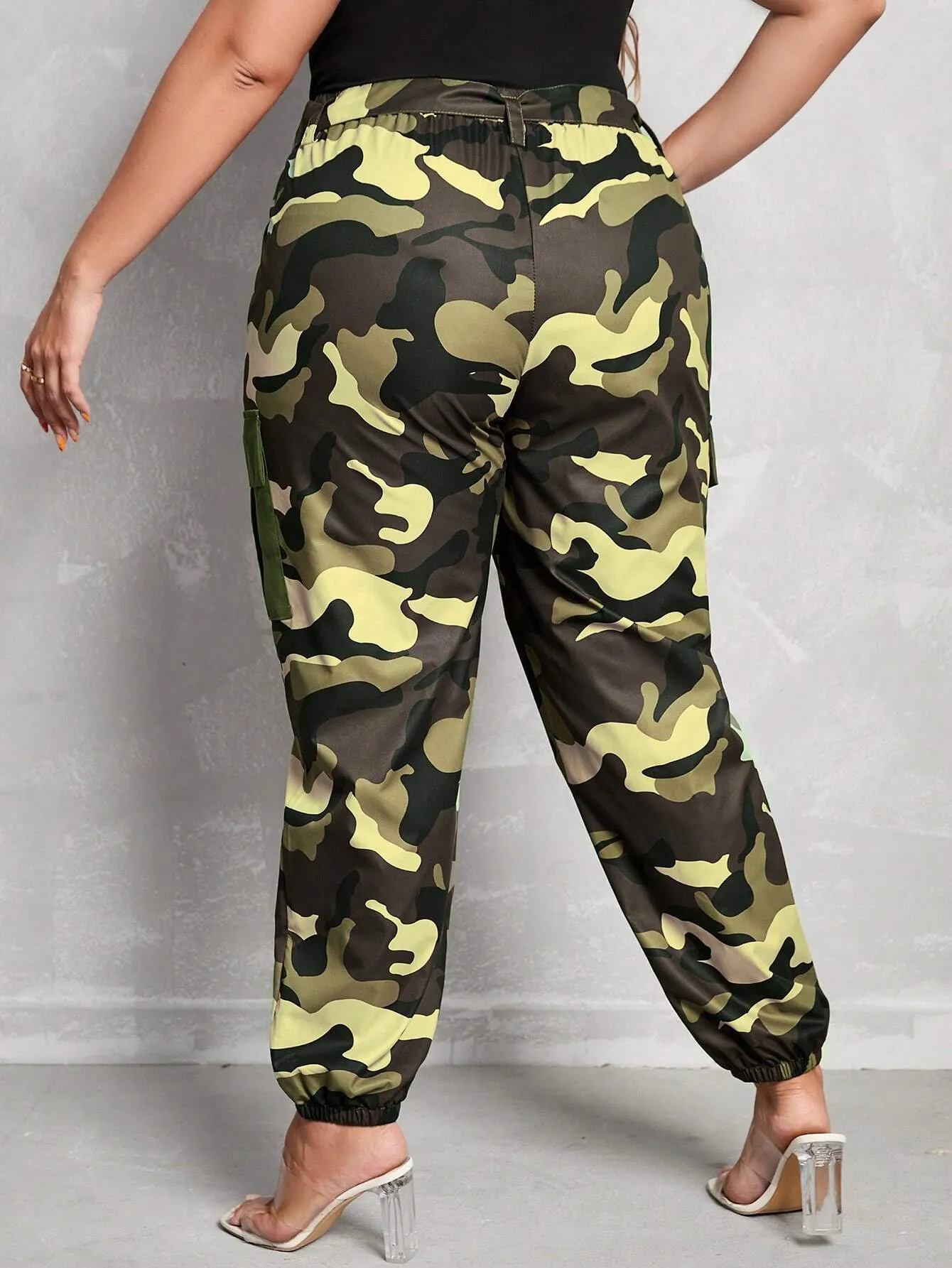 Camo Print Flap Pocket Cargo Pants
