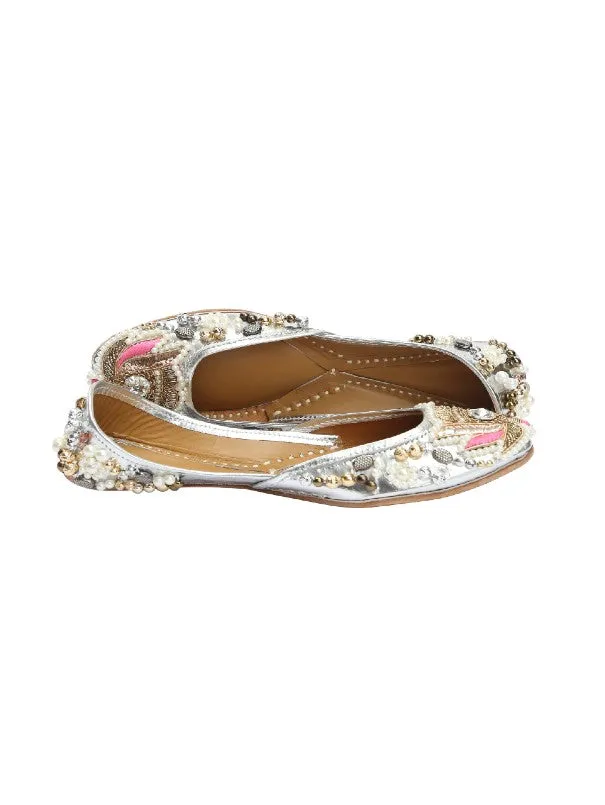 Phoenix - White Embroidered Leather Juttis