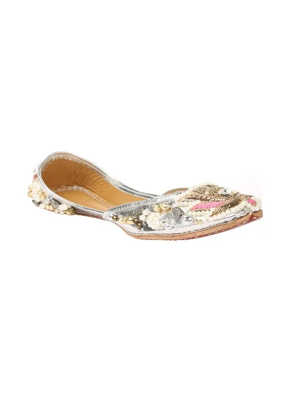 Phoenix - White Embroidered Leather Juttis