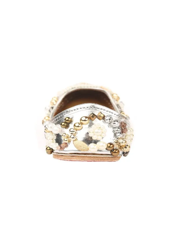 Phoenix - White Embroidered Leather Juttis