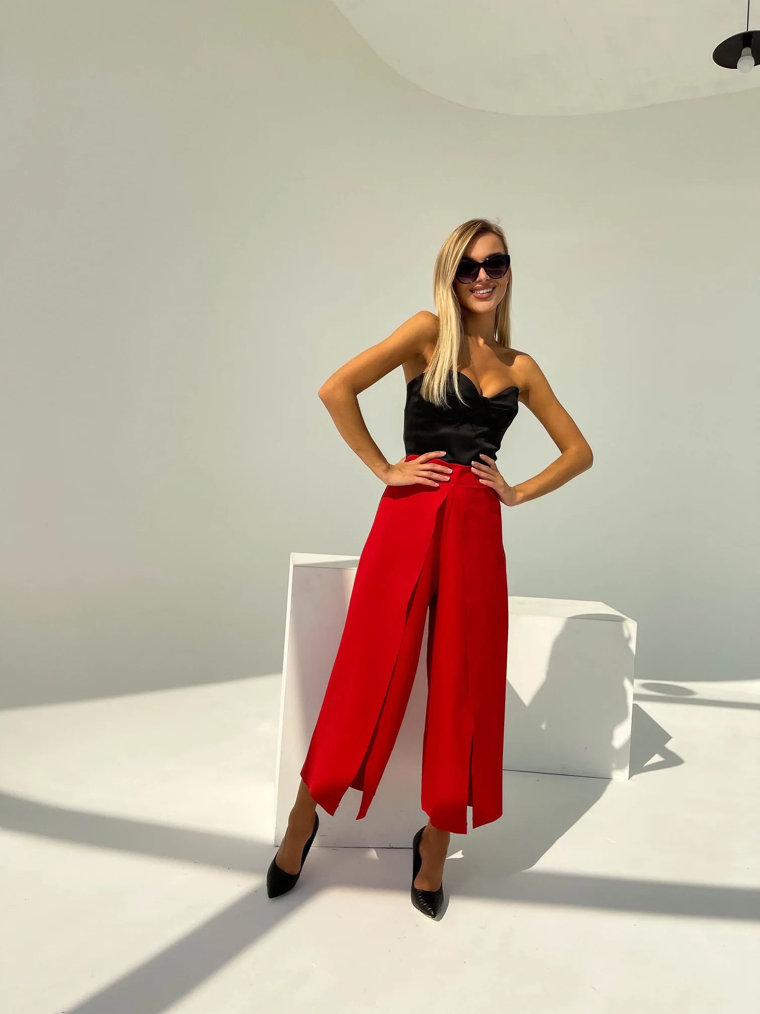 Red High Waist Slit Cuff Сulottes