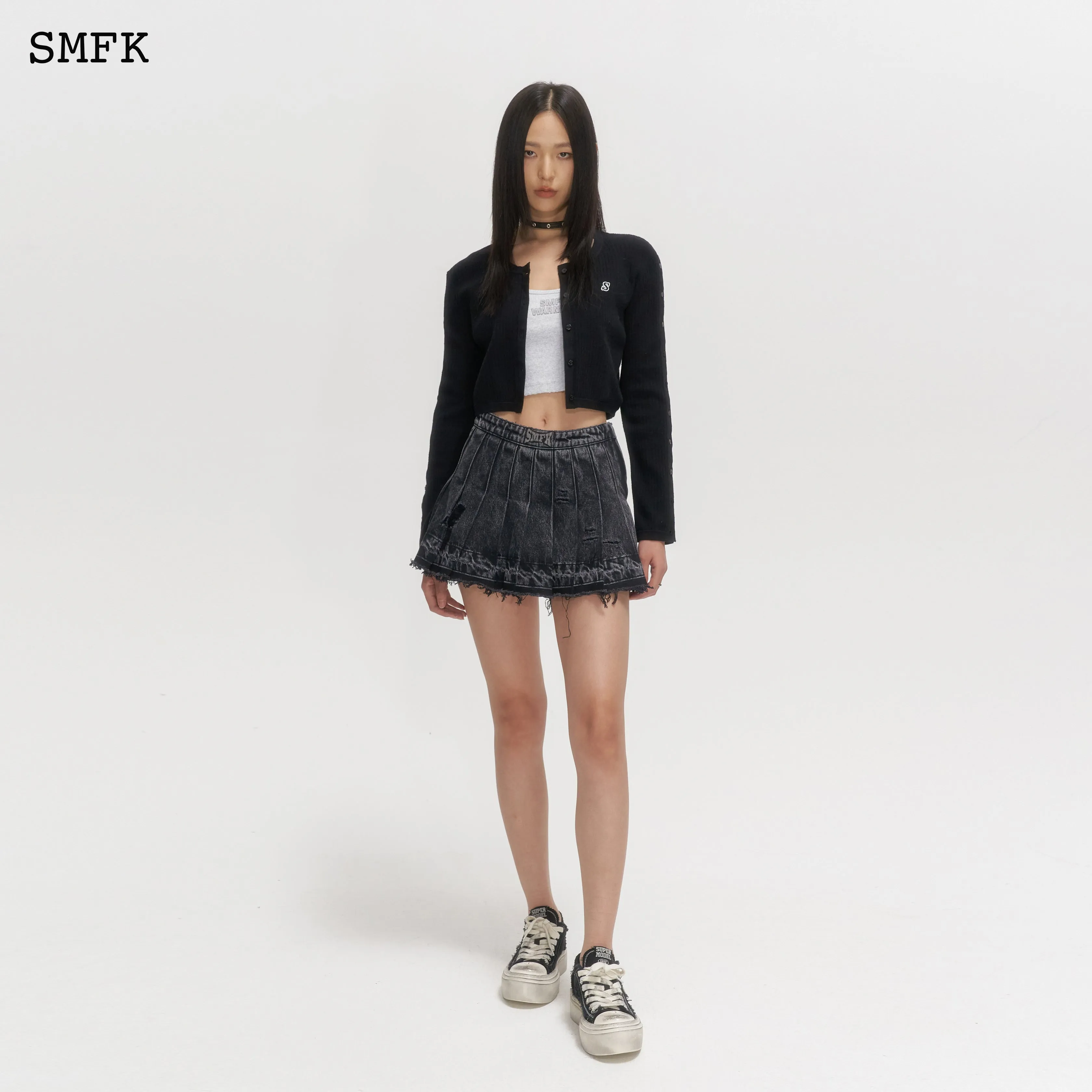 Wilderness Wandering Black Pleated Short Skirt